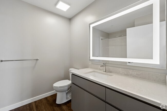 2BR, 2BA - 1,300SF - Second Bathroom