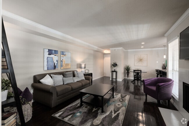 1BR, 1BA - 810SF - Living Room