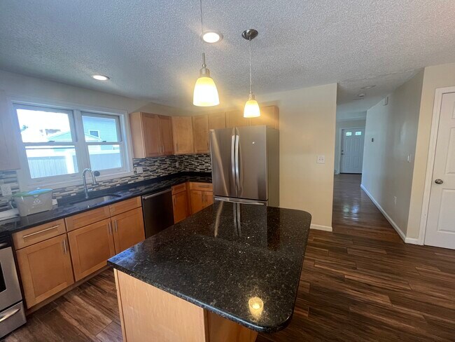 Photo - 798 Canterbury St