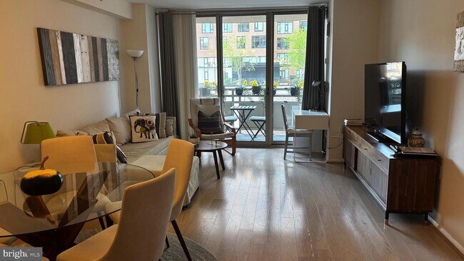 Photo - 4801 Fairmont Ave Unit 313