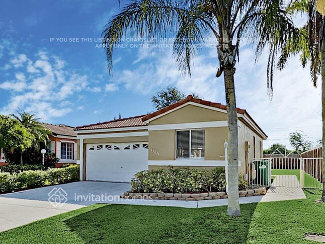 Building Photo - 17011 SW 139th Pl