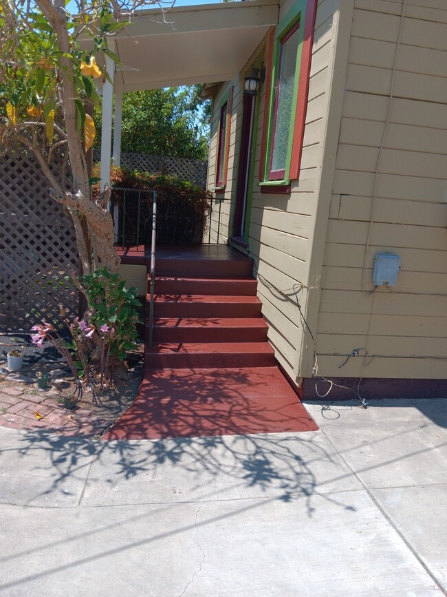 Photo - 1084 Aileen St Unit 2