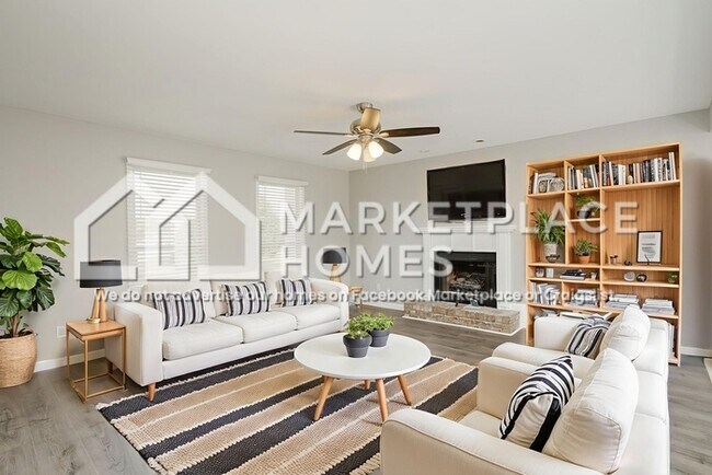 Photo - 416 Sandburg Dr