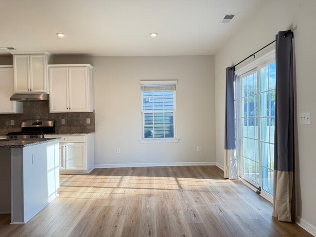 Photo - 3 Bedroom Single Family House for Rent