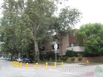 Building Photo - 755 N Sweetzer Ave Rental