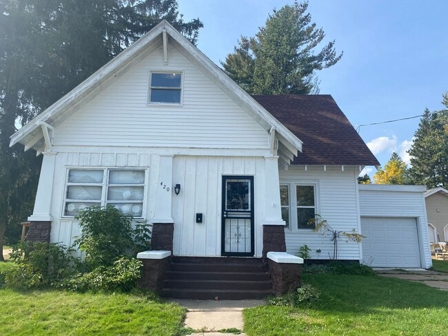 Building Photo - 3 Bed 1 Bath Single Home in Antigo