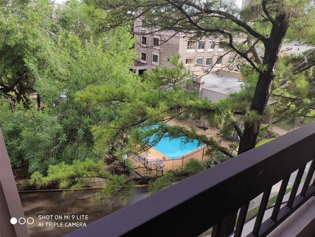 Building Photo - 2213 S Braeswood Blvd Unit 13A