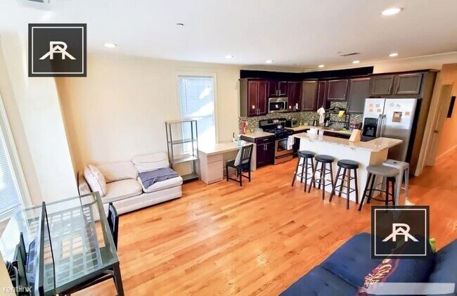 3 bedroom in Brighton MA 02135 - 3 bedroom in Brighton MA 02135 Condo Unit 3