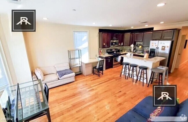 Building Photo - 3 bedroom in Brighton MA 02135 Unit 3 Rental