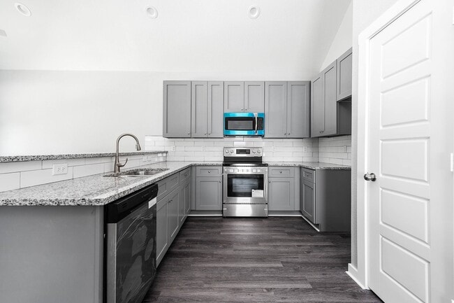 Building Photo - 16977 Glenheath St Rental