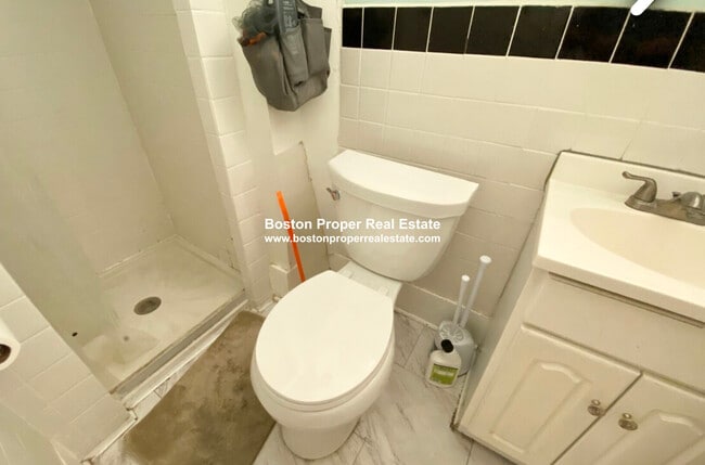 Photo - 682 Parker St Unit 1