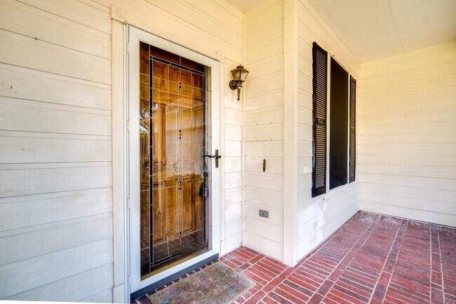 Photo - 1907 Glen Eden Ct