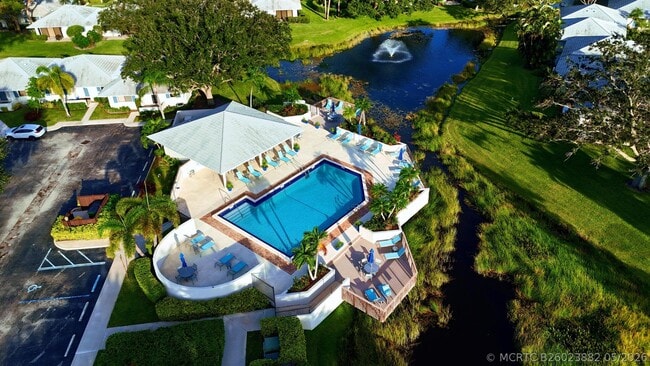 913 Club Dr