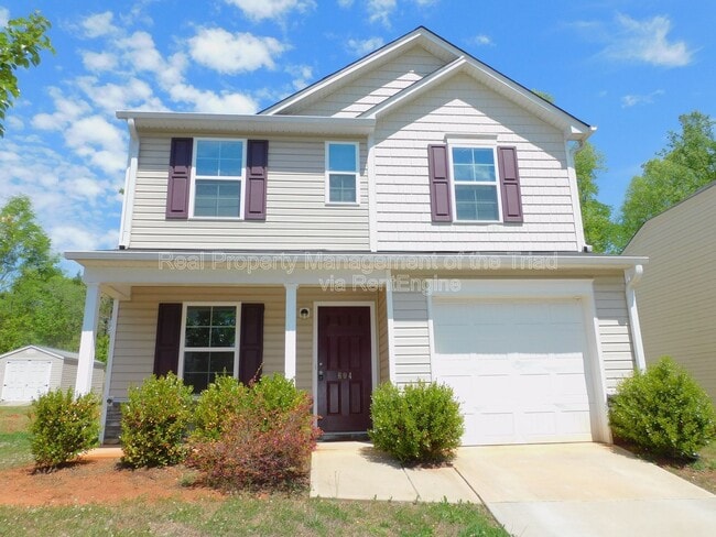 Building Photo - 604 Quail Ln