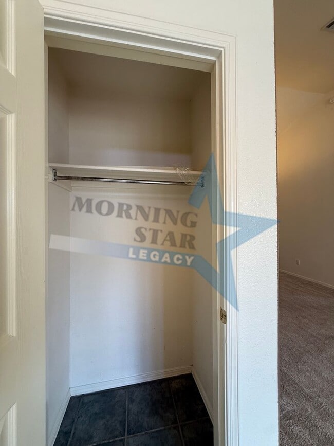 Photo - 4 bedroom, 4 bath house - Must see landscaping!