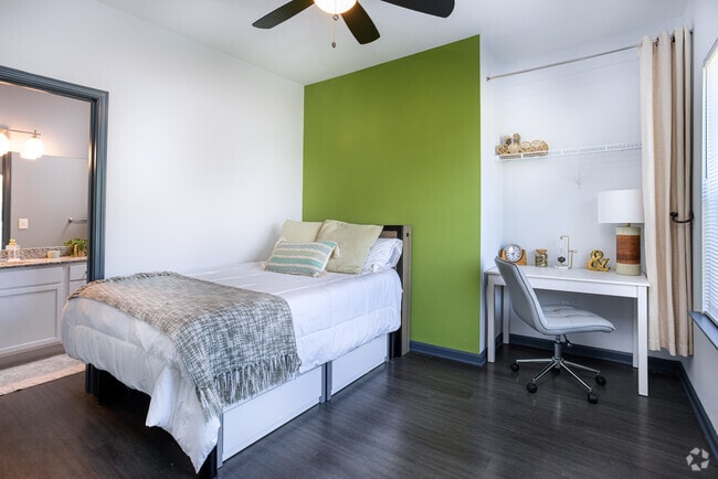 3BR, 3BA - 1,134SF - Bedroom