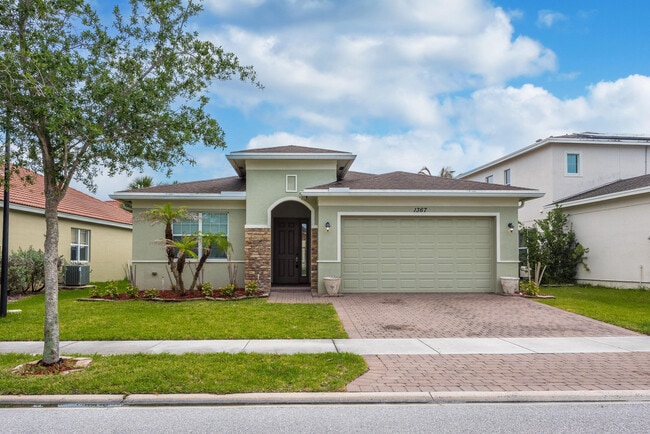 Photo - 1367 NW Leonardo Cir