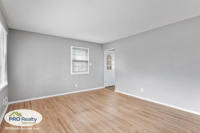 Photo - 431 Egret Blvd NW