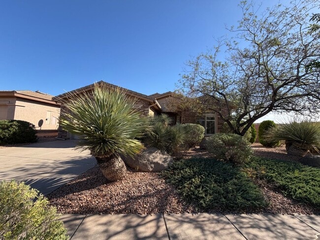 2428 N Expedition Ln