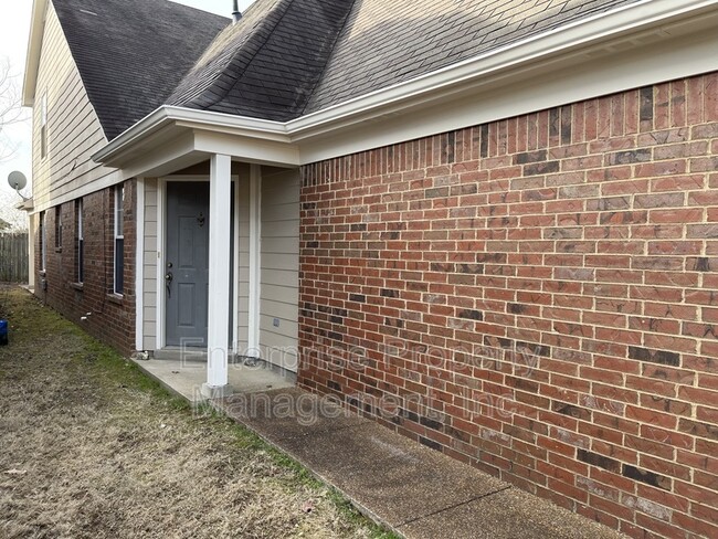 Photo - 9089 Cinderhill Cove W House