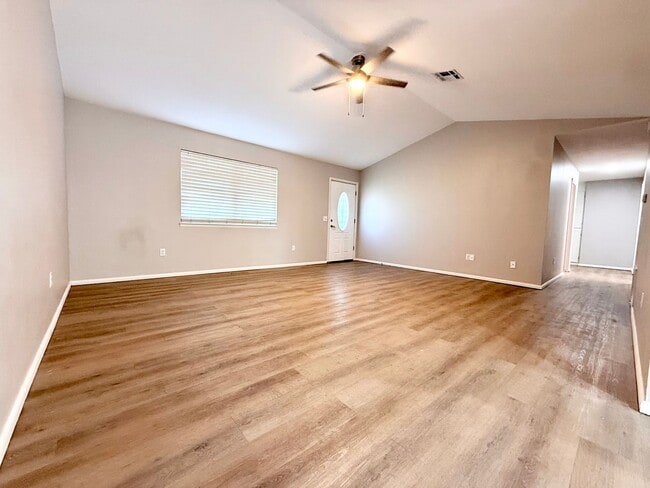 Photo - ***2607 Walker St***