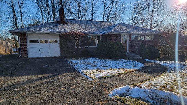 Photo - 404 Crestwood Ct