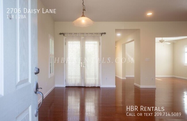 Photo - REDBRIDGE Cottage - 1 bed 2 bathroom - Ado...