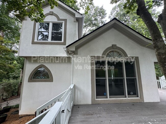 Building Photo - 3025 Lakeside Dr Rental