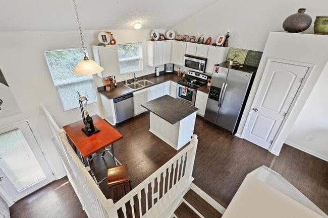 Photo - 265 Kastlekove Dr