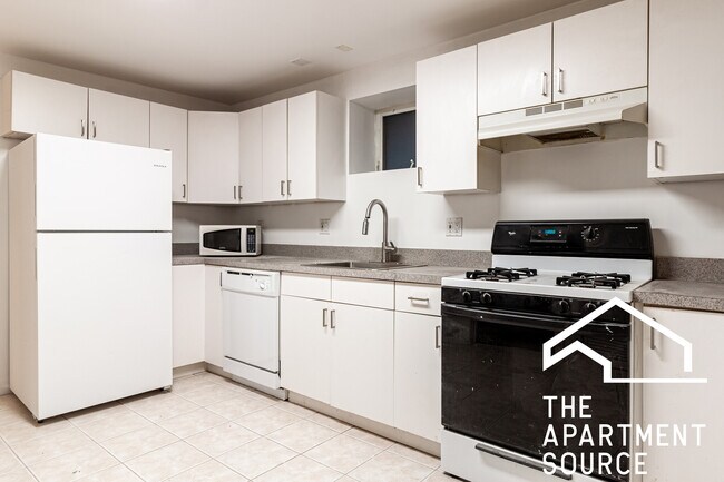 Building Photo - 1110 W Wolfram St Unit G Rental