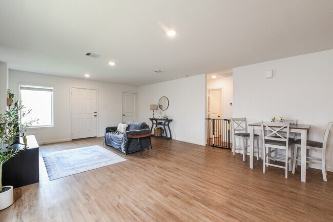 2728 Cadiz Bay Dr