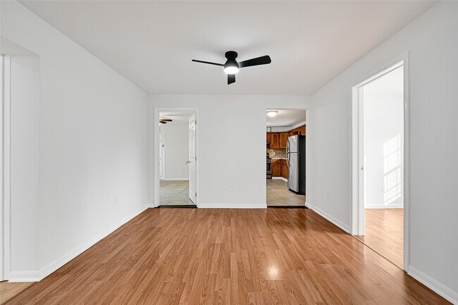 Photo - 715 N 1st St