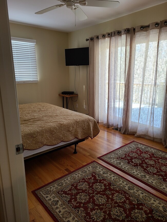 998 Snaggy Mountain Blvd