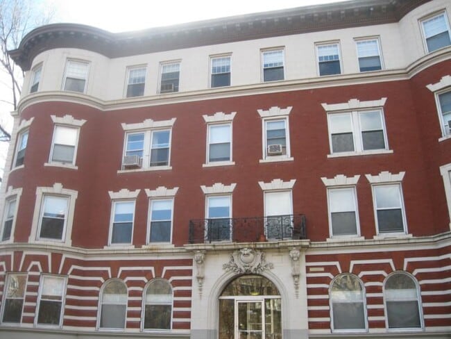 Photo - 1595 Beacon St Unidad 10