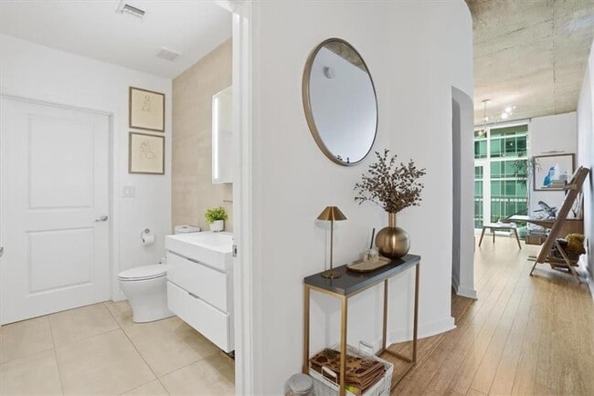 Photo - 923 Peachtree St NE Unidad 924