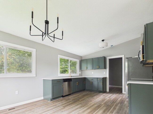 Photo - 808 E Clark St