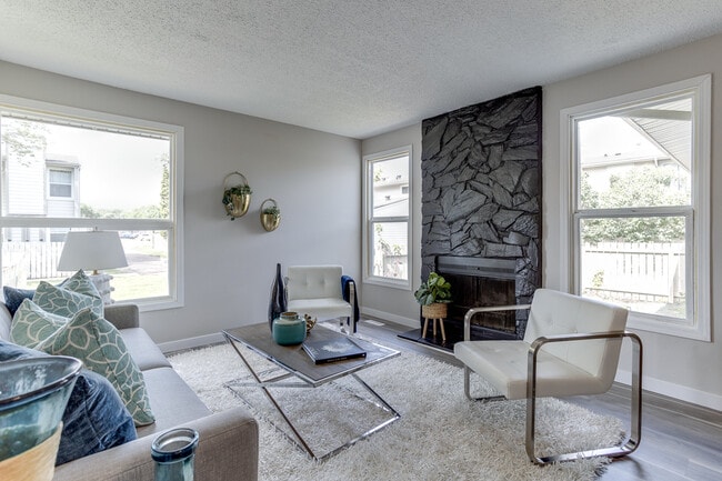 Photo - 7032 Mill Woods Rd S