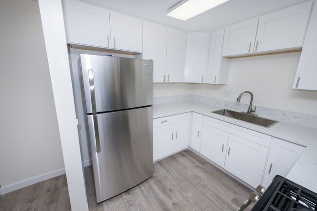 Building Photo - 325 Compton St Unit B Rental