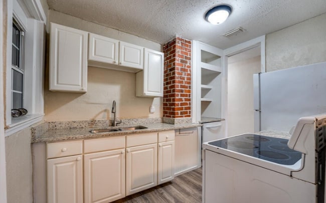 Kitchen - 4842 Louisa Ter