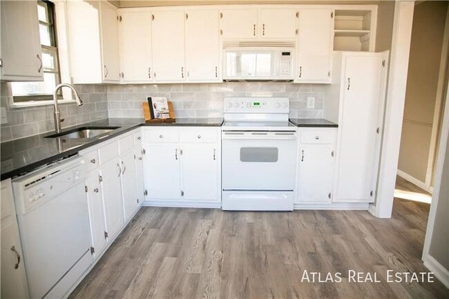 Photo - 1500 SW Sunset St