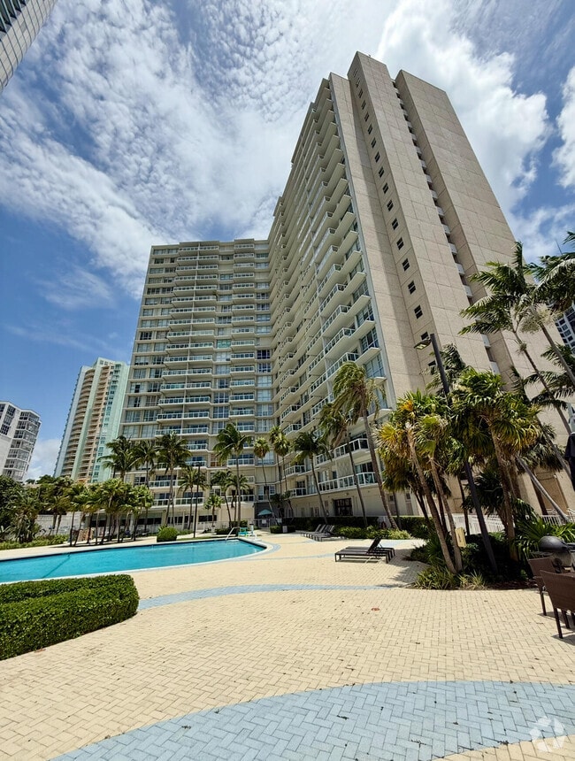 Building Photo - 2451 Brickell Ave Unit 11l Rental