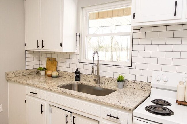 Photo - 3138 Spring Place Rd SE