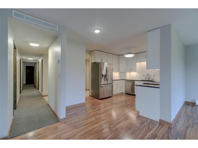 Building Photo - 450 Ford Rd Unit 319