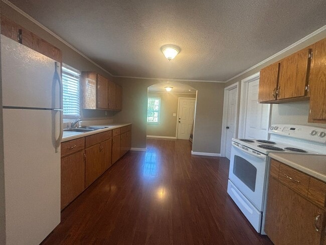 Photo - Charming 2 bedroom/1 Bath Home in Desirable Area $1350