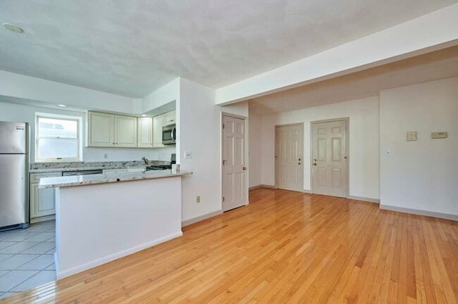 Photo - 75 Summer St Unit 3