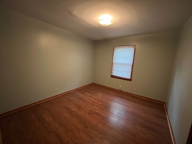 Photo - 472 E Jordan Ave