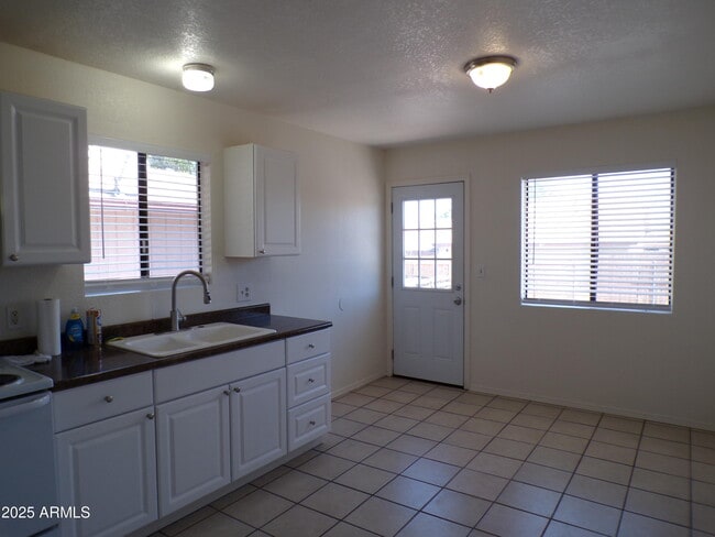 Photo - 2591 S Mountain View Dr Unit 1