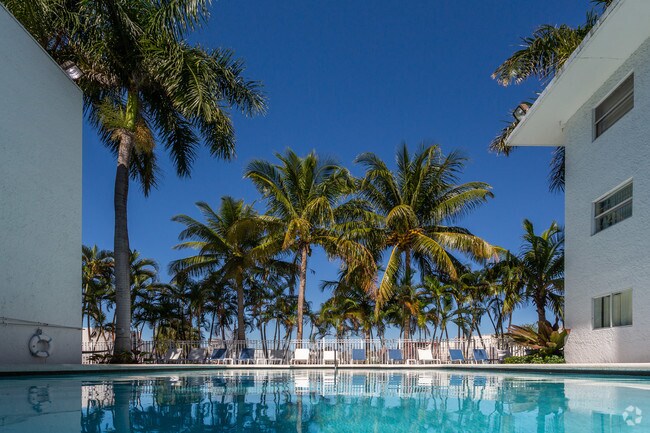 Exterior Photo - MIA Airport Villas