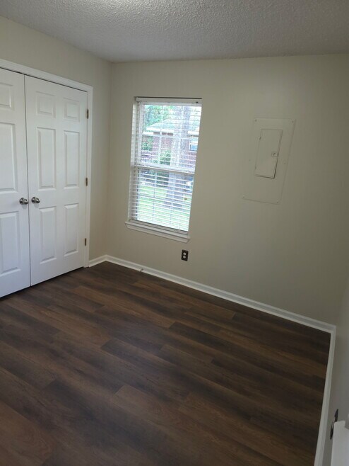 2nd bedroom