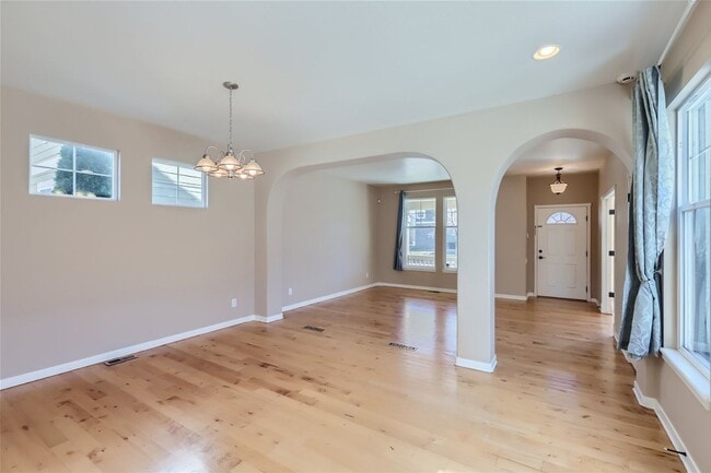 Photo - 5221 Country Squire Way